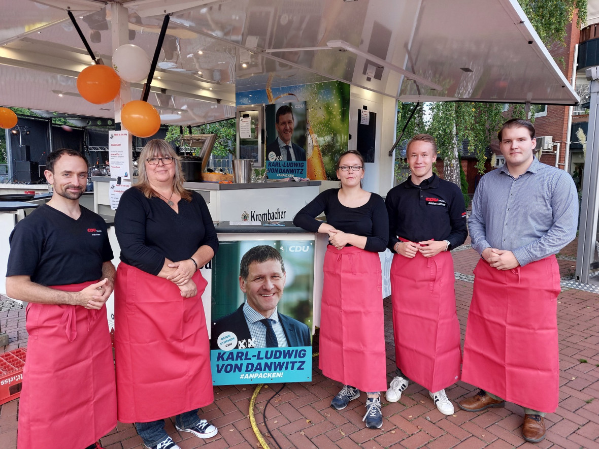 Unser Team am Bierwagen